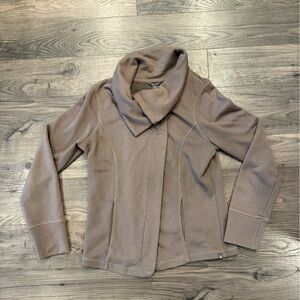 Eddie Bauer Women's Cowl Neck Sweater in Brown/Gray. Size Medium.